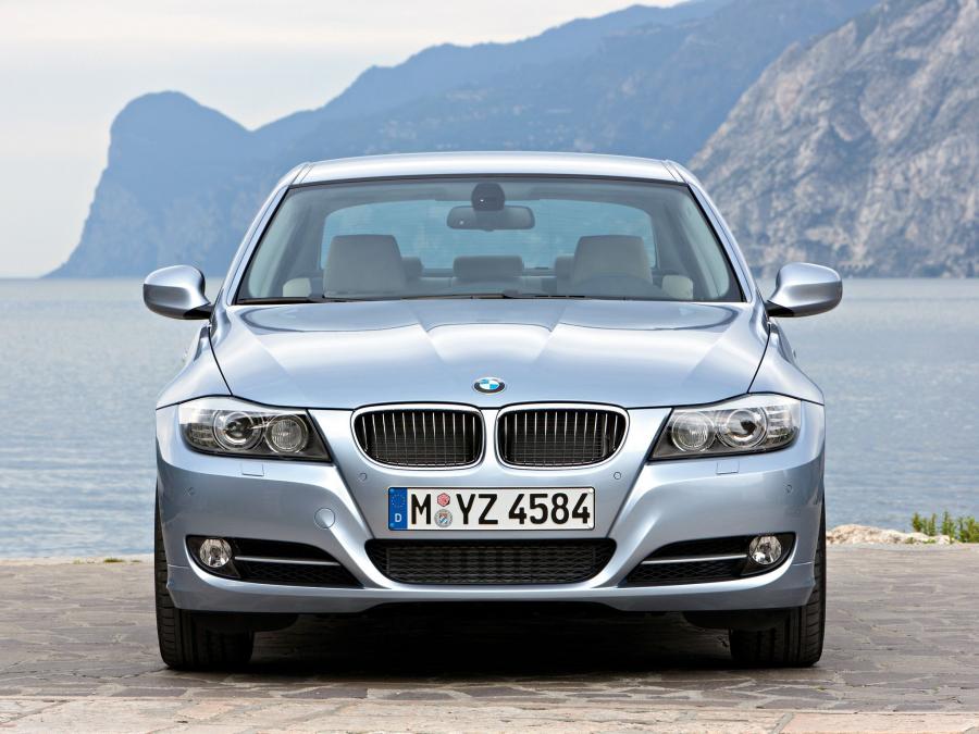  BMW 335i Sedan 2008 года  (фото 14 из 16)
